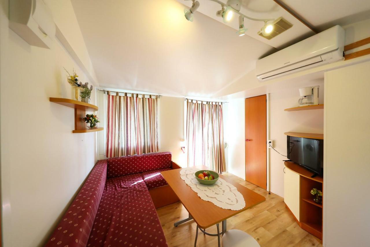 Holiday home Mobile Grbe *